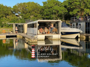 Island Harbour Houseboat